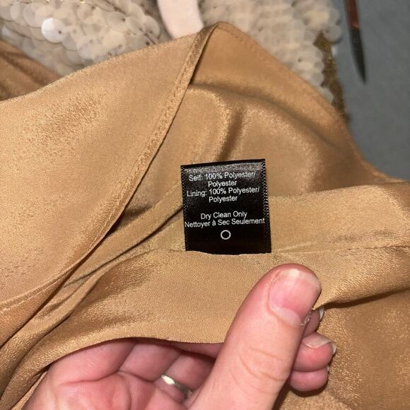 Dress the Population Casandra Sequin Shift Dress | Cream & Pink Sequin | Size M - Picture 13 of 15